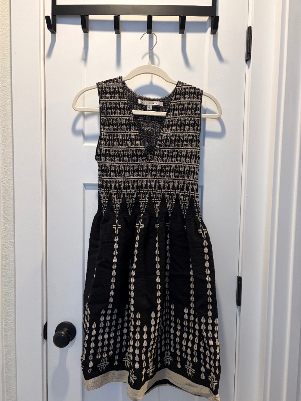 Max Studio Black & Beige Sleeveless Fit & Flare Dress Size M